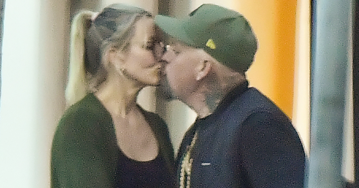 Cameron Diaz ile eşi Benji Madden’den aşk öpücüğü