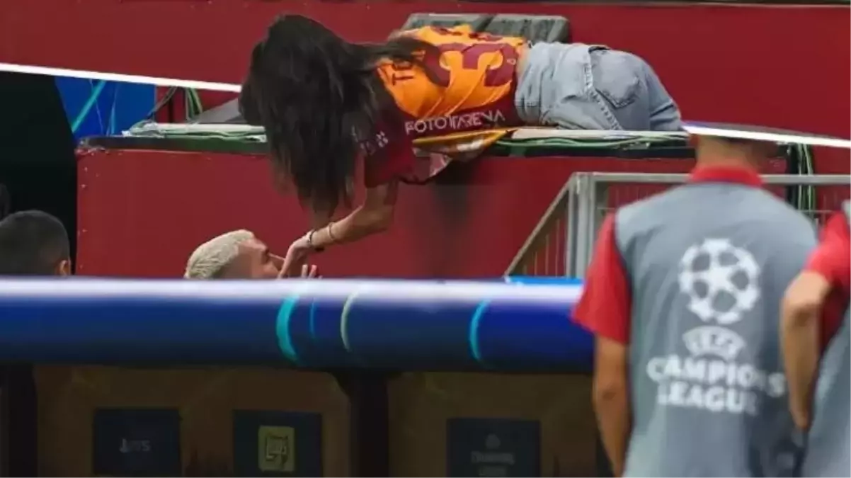 Devrim Özkan, sevgilisi Lucas Torreia’yı maçında yalnız bırakmadı