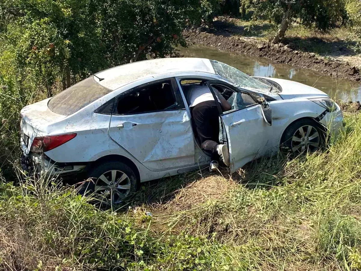 Antalya Serik’te Kafa Kafaya Trafik Kazası: 5 Yaralı