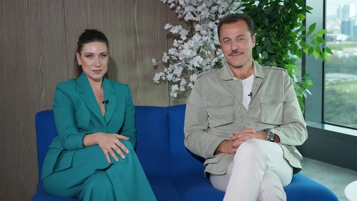 Kayıp Kamyon’un yıldızları Yetkin Dikinciler ile Gözde Cığacı anlattı: Sette zamanı durdurmaya çalışmışlığımız var!