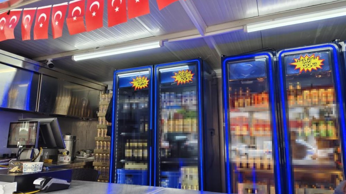 Adana’da CHP’li belediyeye ait büfelerde ucuz içki satışı yapılmaya başlandı