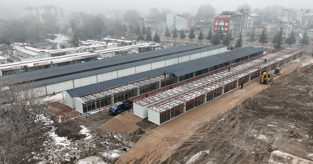 Büyükşehir’den Elbistan’da rezerv alanlardaki iş yerler için yeni çarşı