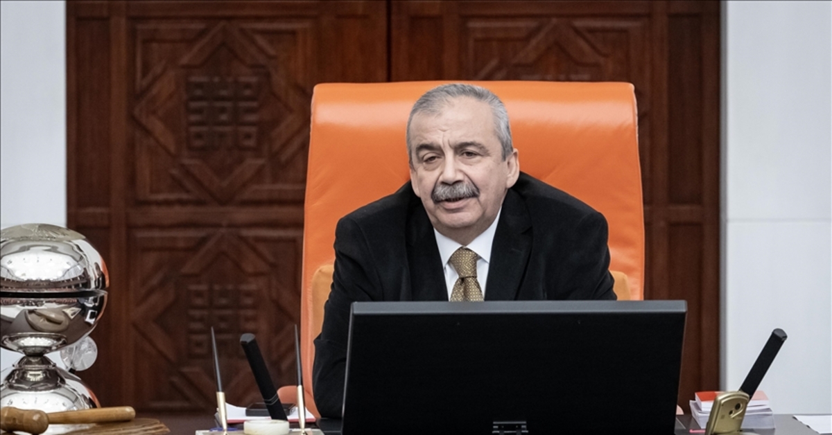 Sırrı Süreyya Önder hastaneye kaldırıldı